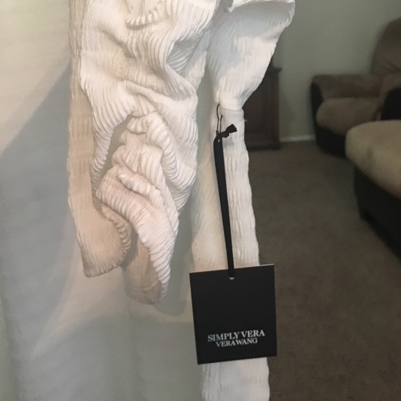 Simply Vera 2XL White Top - Picture 4 of 4